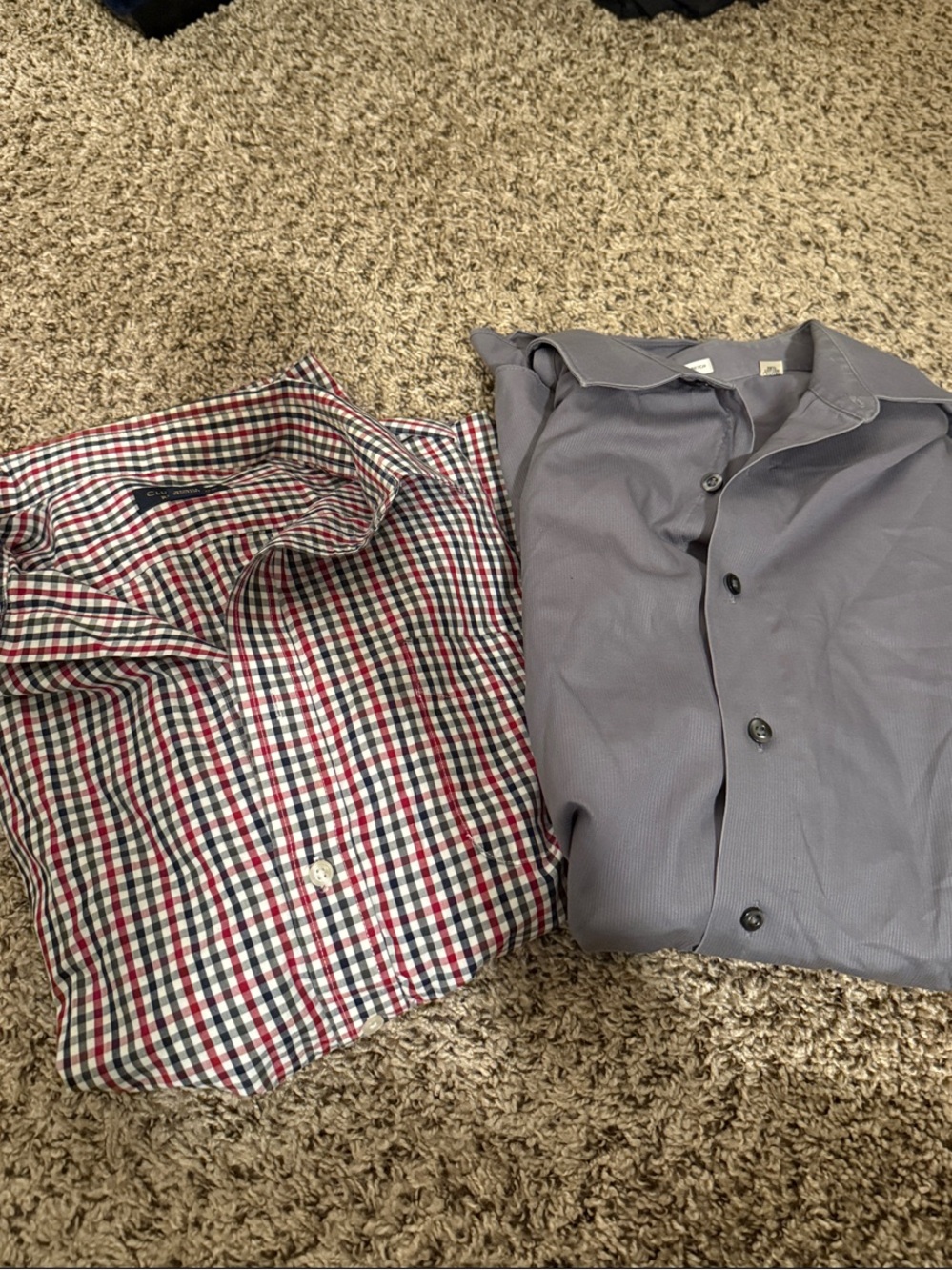 2 Mens Button Down shirts